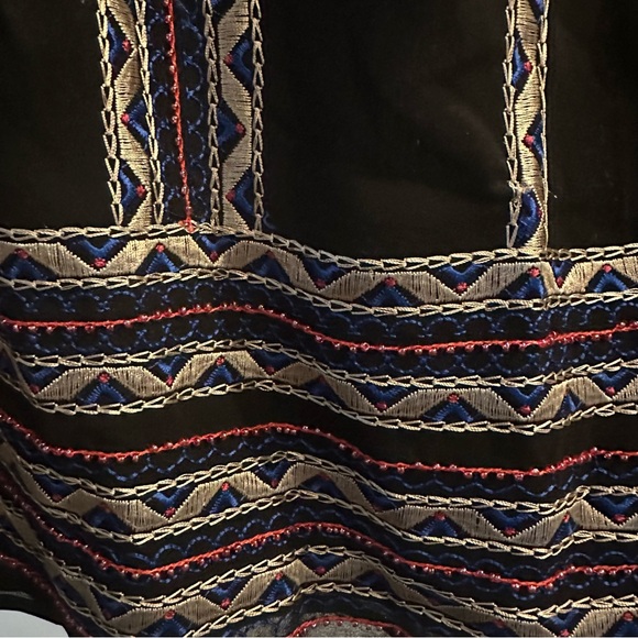 Embroidered black tunic - Picture 6 of 7